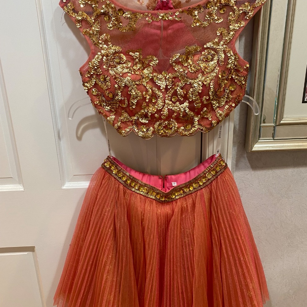 SHERRI HILL 45112 SZ 2 CORAL GOLD 2 PC SKIRT CROP COCKTAIL HOMECOMEING DRESS